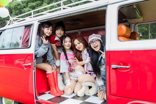 Ngô Lan Hương tung MV mới sau khi dừng chân sớm ở 'Em xinh say hi'