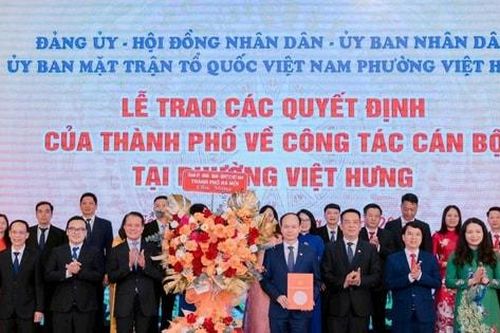 Hà Nội: Trao quyết định thành lập phường Việt Hưng mới