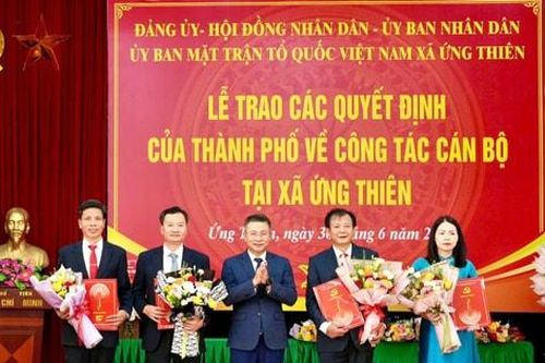 Công bố Quyết định thành lập xã Ứng Thiên
