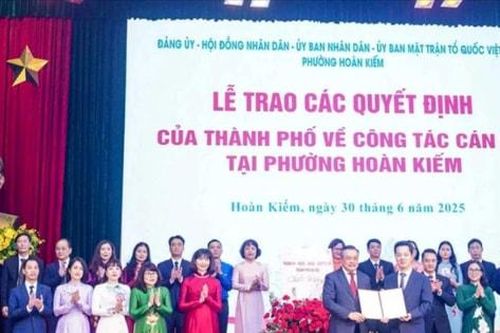 Đồng chí Vũ Đăng Định là Bí thư Đảng ủy, Chủ tịch HĐND phường Hoàn Kiếm