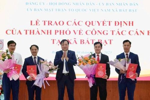 Công bố quyết định thành lập xã Bất Bạt