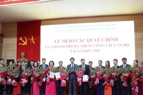 Công bố các quyết định về tổ chức bộ máy và nhân sự xã Kiều Phú