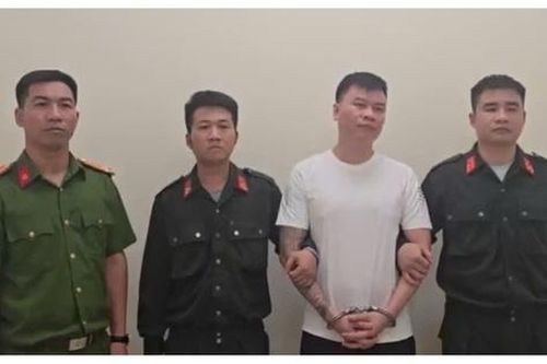 Bắt 'Thu vệ sỹ' về hành vi buôn bán hàng cấm