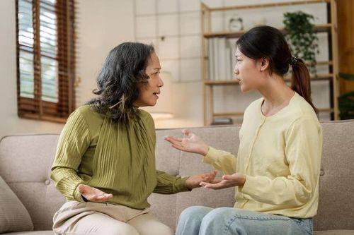 Con dâu đưa ra 3 yêu cầu 'toàn tiền mặt' mới chịu sinh cháu, tôi chết lặng khi nghe điều cuối cùng