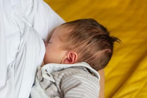 5 bí quyết chăm sóc ngực mẹ sau sinh giúp tránh tắc tia sữa, nứt núm vú