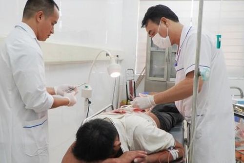 Chăm sóc sức khỏe cho cán bộ, chiến sỹ, người dân khu vực biển đảo luôn là ưu tiên hàng đầu của ngành Y tế
