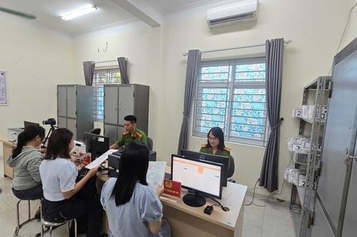 'Ngày mới' nhịp nhàng, khẩn trương tại Công an xã Thường Tín