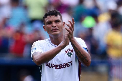 Thiago Silva bật khóc