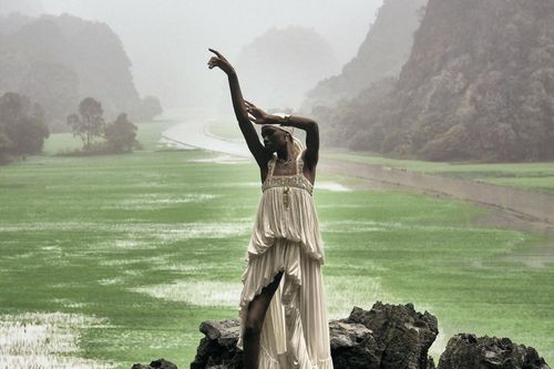 Không nhận ra Ninh Bình trên tạp chí thời trang Mỹ