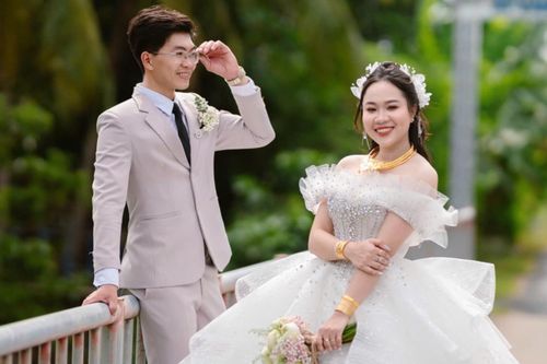 Thuê sân hàng xóm sát vách ở tạm, chàng trai cưới luôn con gái chủ nhà