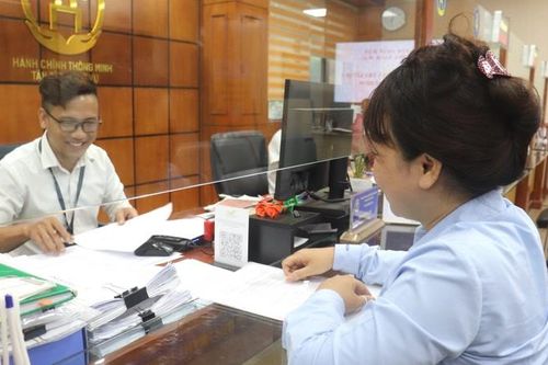 Hà Nội đã có 103 thủ tục hành chính thực hiện theo cơ chế 'làn xanh'