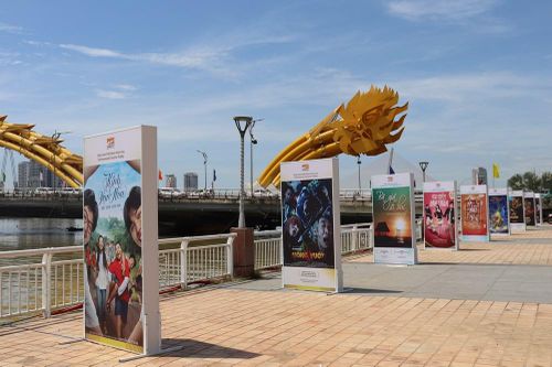 Trình chiếu phim ngoài trời dành cho khán giả
