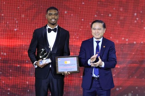 Tôn vinh những 'ngôi sao' và hành trình 25 năm chuyên nghiệp hóa bóng đá Việt Nam