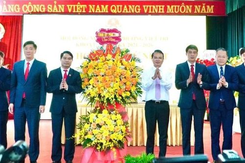 Lãnh đạo tỉnh Phú Thọ dự kỳ họp Hội đồng nhân dân đầu tiên của các xã, phường