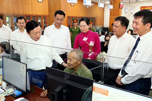 Niềm tin và khát vọng cống hiến