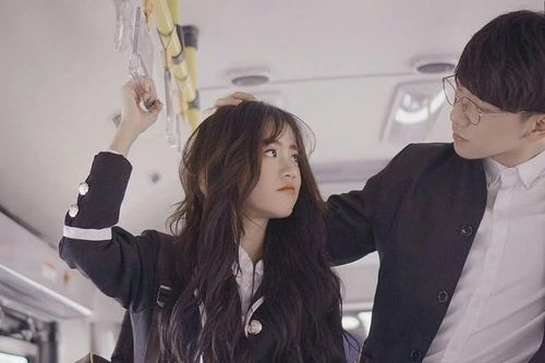 Đối diện ra sao khi chồng nhiều bạn khác giới?