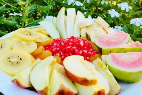 Có nên uống nước sau khi ăn trái cây?