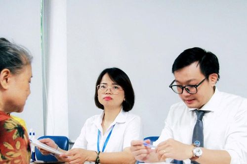 Ngày đầu chính quyền hai cấp ở Hà Nội: Luật sư đồng hành tư vấn pháp lý miễn phí cho người dân
