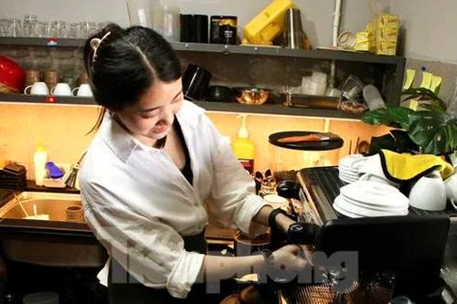 Người trẻ 'sống chậm' để gắn kết yêu thương