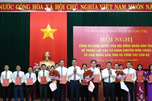 Công bố thành lập và bổ nhiệm trưởng, phó các sở, ngành của tỉnh Quảng Trị