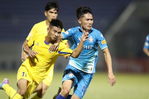 Bóng đá Việt Nam: Chờ cuộc chuyển mình sau sáp nhập