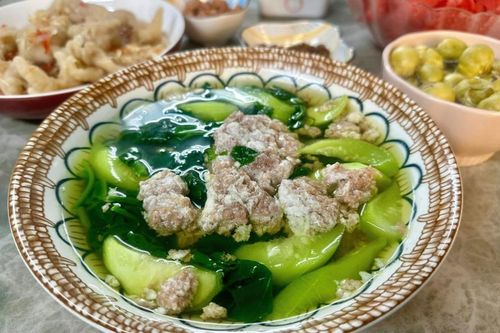 3 không khi ăn canh cua