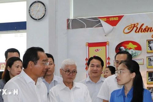 Cả nước trong ngày đầu vận hành chính quyền địa phương hai cấp