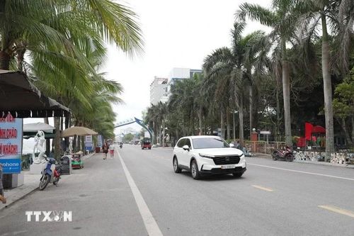 Thanh Hóa: Cắm biển giới hạn tốc độ để xe điện 4 bánh tiếp tục hoạt động