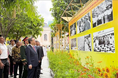Tôn vinh nhà lãnh đạo kiên định, sáng tạo của cách mạng Việt Nam