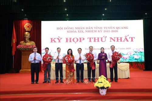 Tạo cơ hội để đổi mới tư duy quản lý, cách thức tổ chức và phục vụ nhân dân