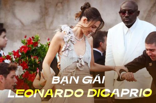 Bạn gái Leonardo DiCaprio bị rách váy ngay tại đám cưới tỉ phú Jeff Bezos