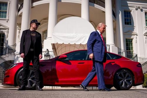 Ông Trump dọa cắt trợ cấp của Elon Musk, cho vị tỷ phú 'đóng cửa về nhà' ở Nam Phi