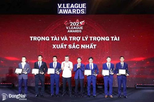 Trọng tài Trần Đình Thịnh của Đồng Nai đạt giải còi bạc V-League Awards 2024/2025