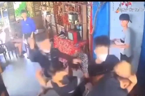 Học sinh bị đánh hội đồng đã xuất viện