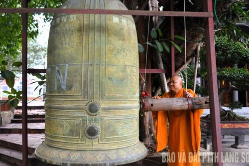 Phật giáo Lạng Sơn thỉnh chuông ngày đầu vận hành chính quyền địa phương 2 cấp