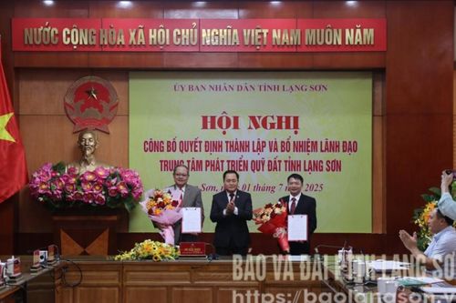Công bố Quyết định thành lập và bổ nhiệm lãnh đạo Trung tâm Phát triển quỹ đất tỉnh