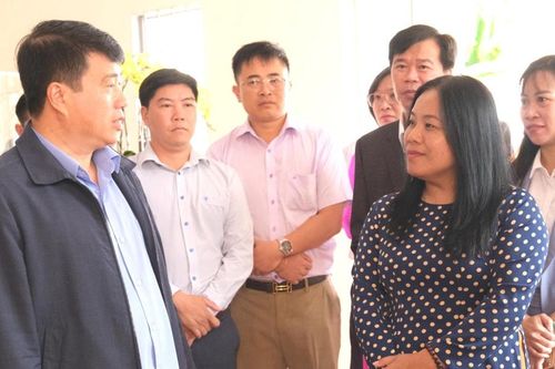 Bí thư Tỉnh ủy Lâm Đồng Y Thanh Hà Niê Kđăm kiểm tra công tác vận hành chính quyền cấp xã tại xã Bảo Thuận