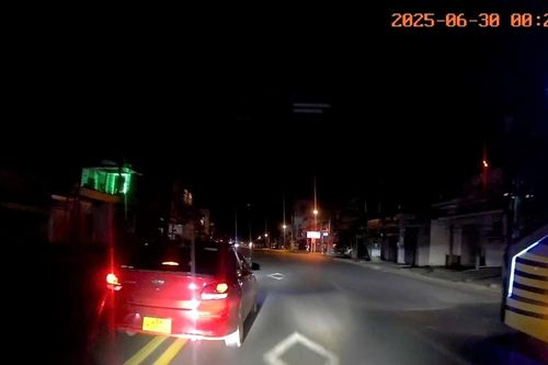 Cảnh sát Giao thông mời 2 tài xế con lạng lách, tạt đầu nhau trên Quốc lộ 20