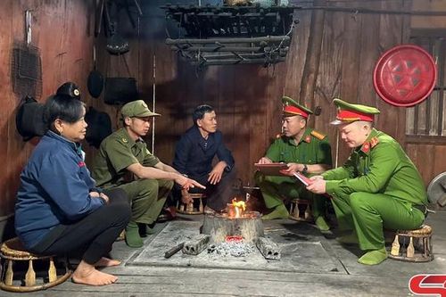 Lặng thầm giữ bình yên bản làng