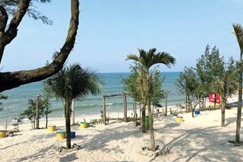 Biển quê đón khách