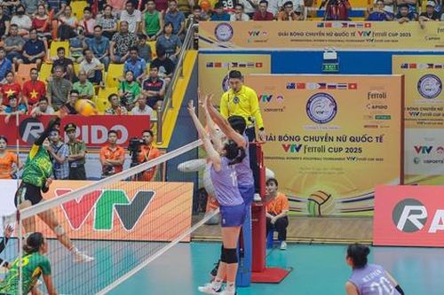 Đội tuyển Việt Nam giành chiến thắng 3-0 ngay trận đầu ra quân