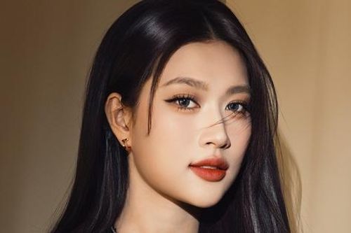 Hoa hậu Đoàn Thiên Ân quyến rũ với thiết kế của Công Trí