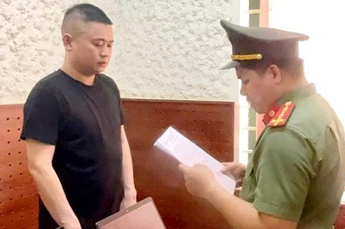 Bắt Phó Văn phòng đại diện Tạp chí Luật sư Việt Nam và đồng phạm về tội 'Cưỡng đoạt tài sản'
