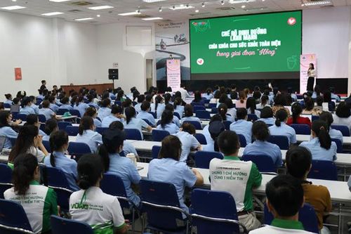 Hội thảo nâng cao nhận thức chăm sóc sức khỏe chủ động cho 200 công nhân nữ