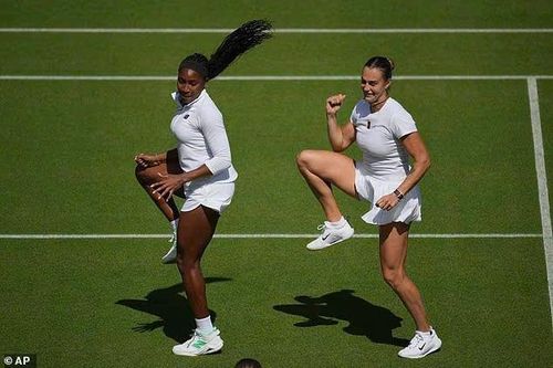 Coco Gauff và Aryna Sabalenka 'đu trend' TikTok