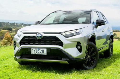 Toyota RAV4 là xe bán nhiều nhất thế giới năm 2024