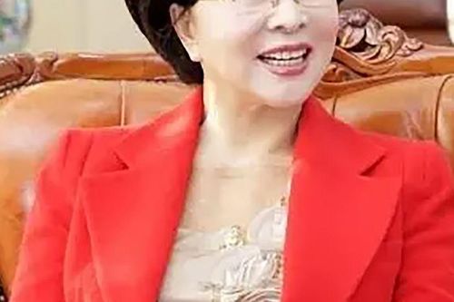 Nhờ tuân thủ các thói quen tốt này, 1 nữ Hiệu trưởng 93 tuổi vẫn còn đương chức với trí óc minh mẫn và phong thái đĩnh đạc