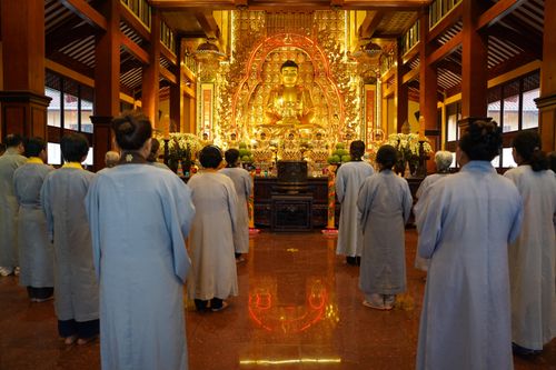 Chùa tại TP.HCM đồng loạt thỉnh chuông, trống Bát Nhã cầu an sáng 1/7