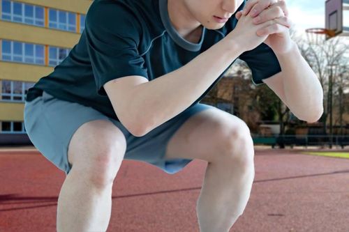 Thiếu niên suy thận do bị phạt squat 1.000 lần ở nơi cải tạo, người cha đi kiện