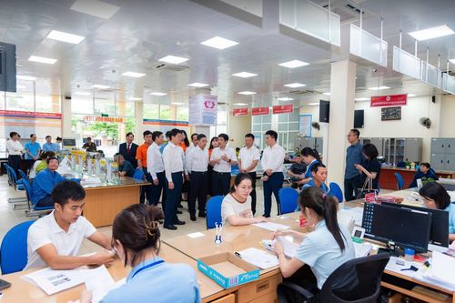 Quảng Ninh: Phấn khởi ngày đầu vận hành mô hình chính quyền địa phương 2 cấp